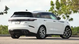2020-range-rover-velar-svautobiography-dynamic-review.webp