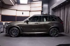 bmw-x5-m-competition-manhattan-green-2.webp
