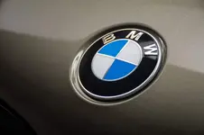 bmw-x5-m-competition-manhattan-green-18.webp