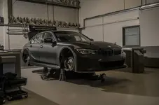 10-bmw-with-trophies.webp