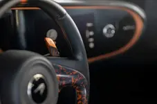 14-mclaren-speedtail-2020-uk-fd-paddle-shifters.webp