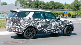 2021-land-rover-discovery-spy-photos(5).webp