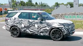 2021-land-rover-discovery-spy-photos(3).webp