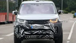 land-rover-discovery-spy-photos-front(1).webp