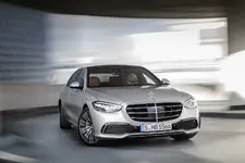 mercedes_s_class_2021_038.webp