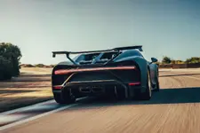 rt-make-low-level-air-pass-over-nardo-track-jump_7.webp
