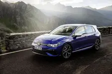 2022-VW-Golf-R-1-1.webp