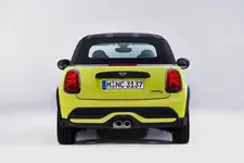P90411867-mini-cooper-s-convertible-01-2021-600px.webp