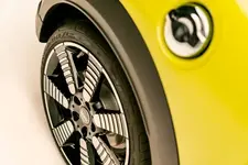 P90411704-mini-cooper-s-convertible-01-2021-600px.webp