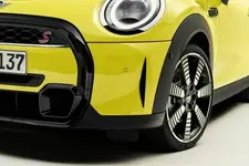 P90411692-mini-cooper-s-convertible-01-2021-600px.webp