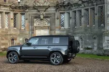 2022-land-rover-defender-110-v8-106-1614157604.webp