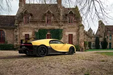 bugatti-chiron-sport-chiron-pur-sport-drive-event-paris-3.webp