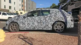 mercedes-benz-eqs-suv-side-view-spy-photo (1).webp