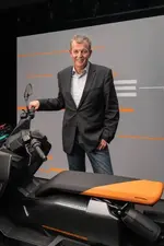 612-markus-schramm-and-the-bmw-ce-04-07-2021-600px.webp