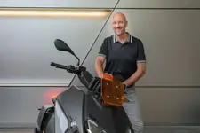 613-michael-sommer-and-the-bmw-ce-04-07-2021-600px.webp