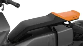 90429109-bmw-ce-04-seat-pro-backrest-07-2021-600px.webp