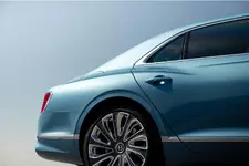 2022-bentley-flying-spur-mulliner_100802190_h.webp