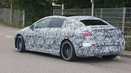 2023-mercedes-amg-eqe-53-spy-photo (1).webp
