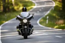 P90439429-bmw-r-18-b-first-edition-09-2021-599px.webp