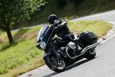 P90439452-bmw-r-18-b-first-edition-09-2021-600px.webp