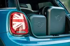 P90443510-mini-cooper-se-11-2021-600px.webp