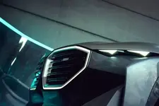 P90445525-bmw-concept-xm-11-21-600px.webp