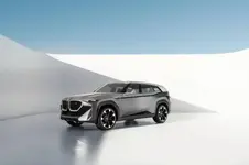 P90445541-bmw-concept-xm-studio-11-21-600px.webp