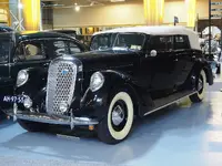 1280px-1937_Lincoln_K363A_Converible_Sedan_pic04.webp