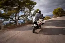 P90451701-bmw-k-1600-gt-02-2022-600px.webp