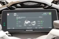 P90451750-bmw-k-1600-gt-02-2022-599px.webp