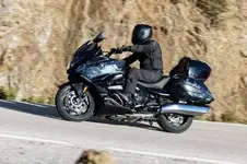 P90452015-bmw-k-1600-grand-america-0-2022-599px.webp