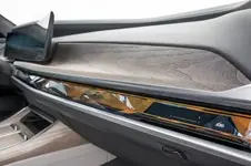 P90458167-the-new-bmw-i7-xdrive60-04-2022-600px.webp