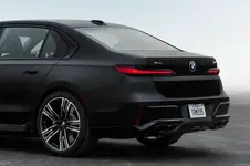 P90458264-der-neue-bmw-760i-xdrive-04-2022-600px.webp