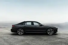 P90458267-der-neue-bmw-760i-xdrive-04-2022-600px.webp
