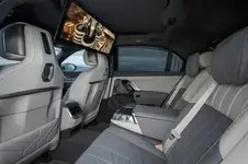 P90458246-the-new-bmw-i7-xdrive60-04-2022-600px.webp