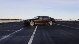 P90335817-the-new-bmw-745le-02-2019-600px.webp