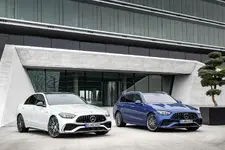 2023-Mercedes-AMG-C43-17.webp