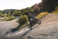P90468890-gs-trophy-bike-2250px.webp