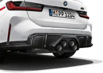 m3-touring-with-m-performance-parts-07-2022-2128px.webp