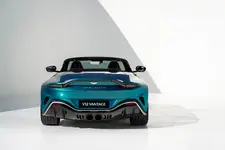 2023-Aston-Martin-V12-Vantage-Roadster-00012.webp