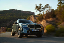 P90478652-the-first-ever-bmw-xm-2249px.webp