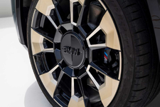 P90478599-the-first-ever-bmw-xm-2250px.webp