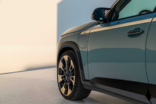 P90478604-the-first-ever-bmw-xm-2250px.webp