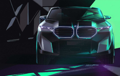P90480526-the-first-ever-bmw-xm-2346px.webp