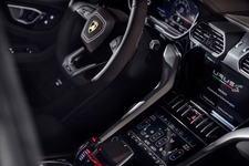 2023-Lamborghini-Urus-S-00013.webp