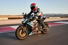 P90481400-bmw-m-1000-r-10-2022-2249px.webp
