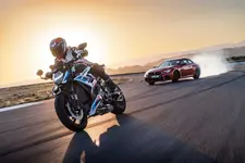 ue-bmw-m2-und-die-neue-bmw-m-1000-r-10-2022-2250px.webp