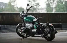 P90484836-bmw-r-18-isle-of-man-11-2022-2000px.webp