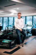 Mick_Schumacher_joins_Mercedes_AMG_PETRONAS_F1_Team_as_Reserve_Driver_for_2023_5_hi_res.webp