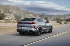 bmw-x6-m-competition-active-driving-02-2023-2250px.webp